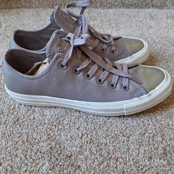 Converse All Star Unisex Low Top. Grey Leather. Mens 7 Womens 9 like new - Picture 3 of 8